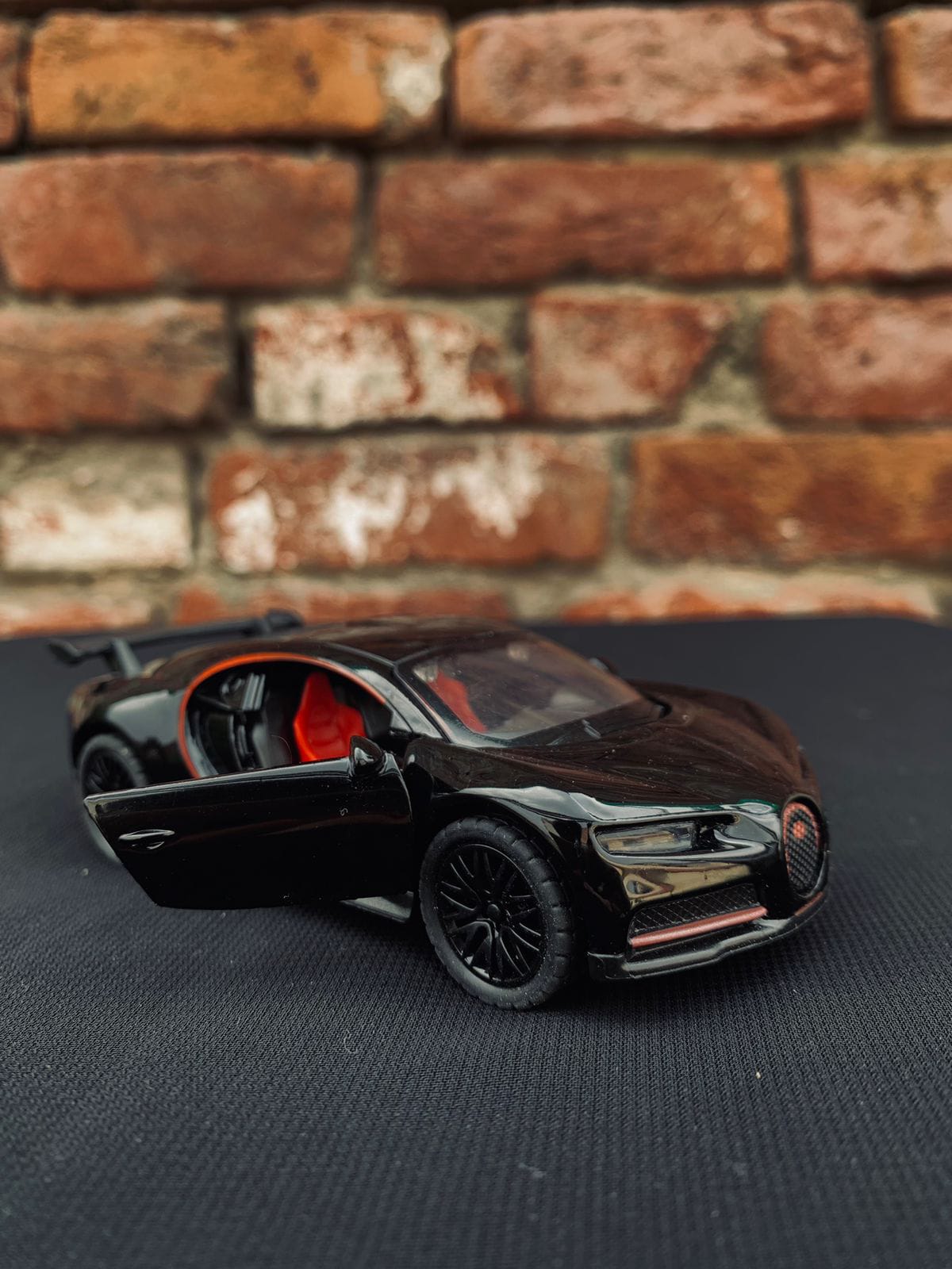 Bugatti Chiron-Diecast Car