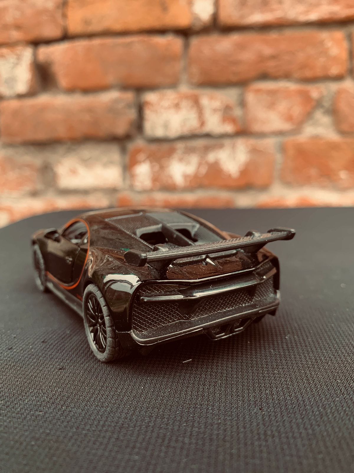 Bugatti Chiron-Diecast Car