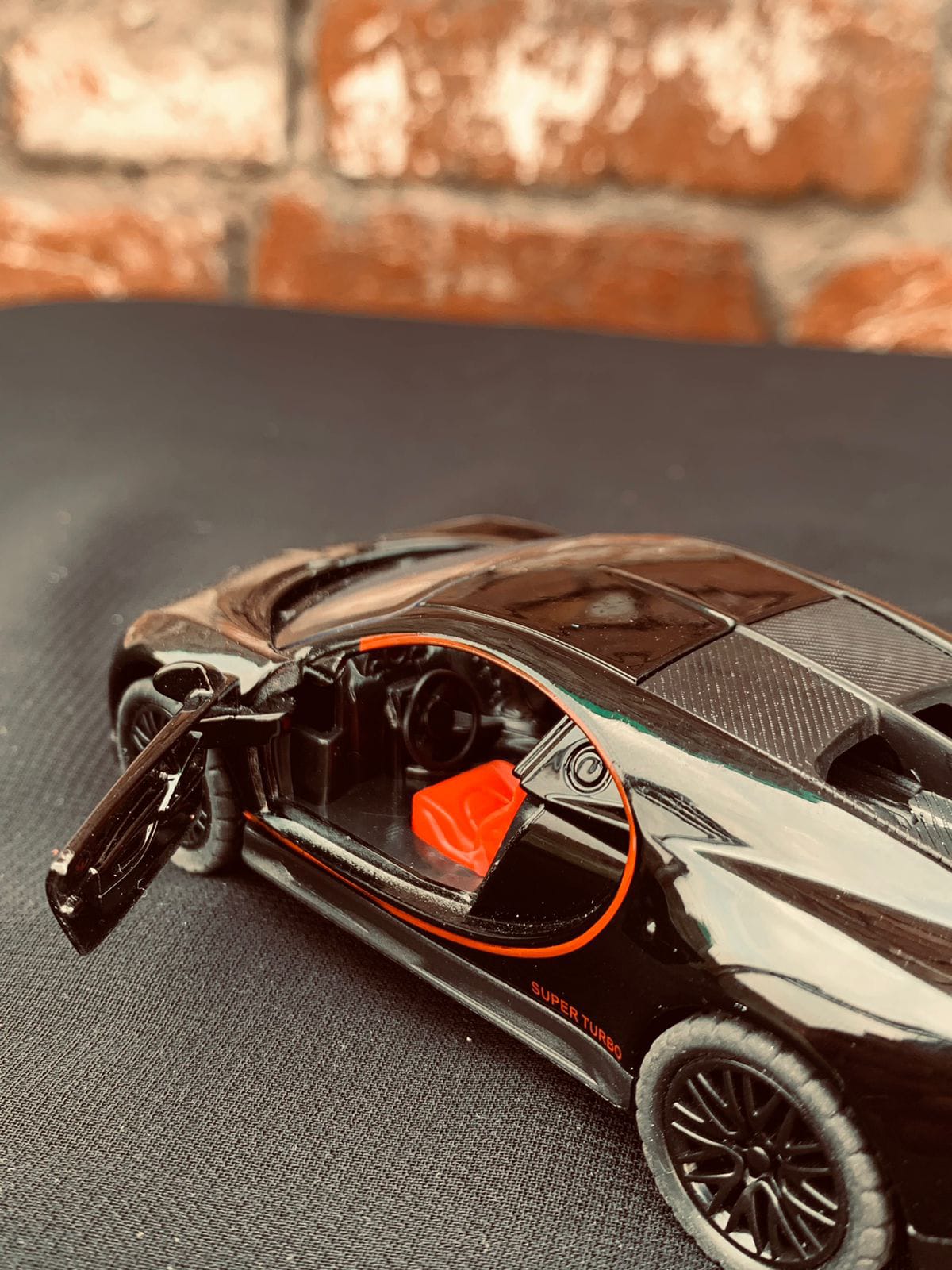 Bugatti Chiron-Diecast Car