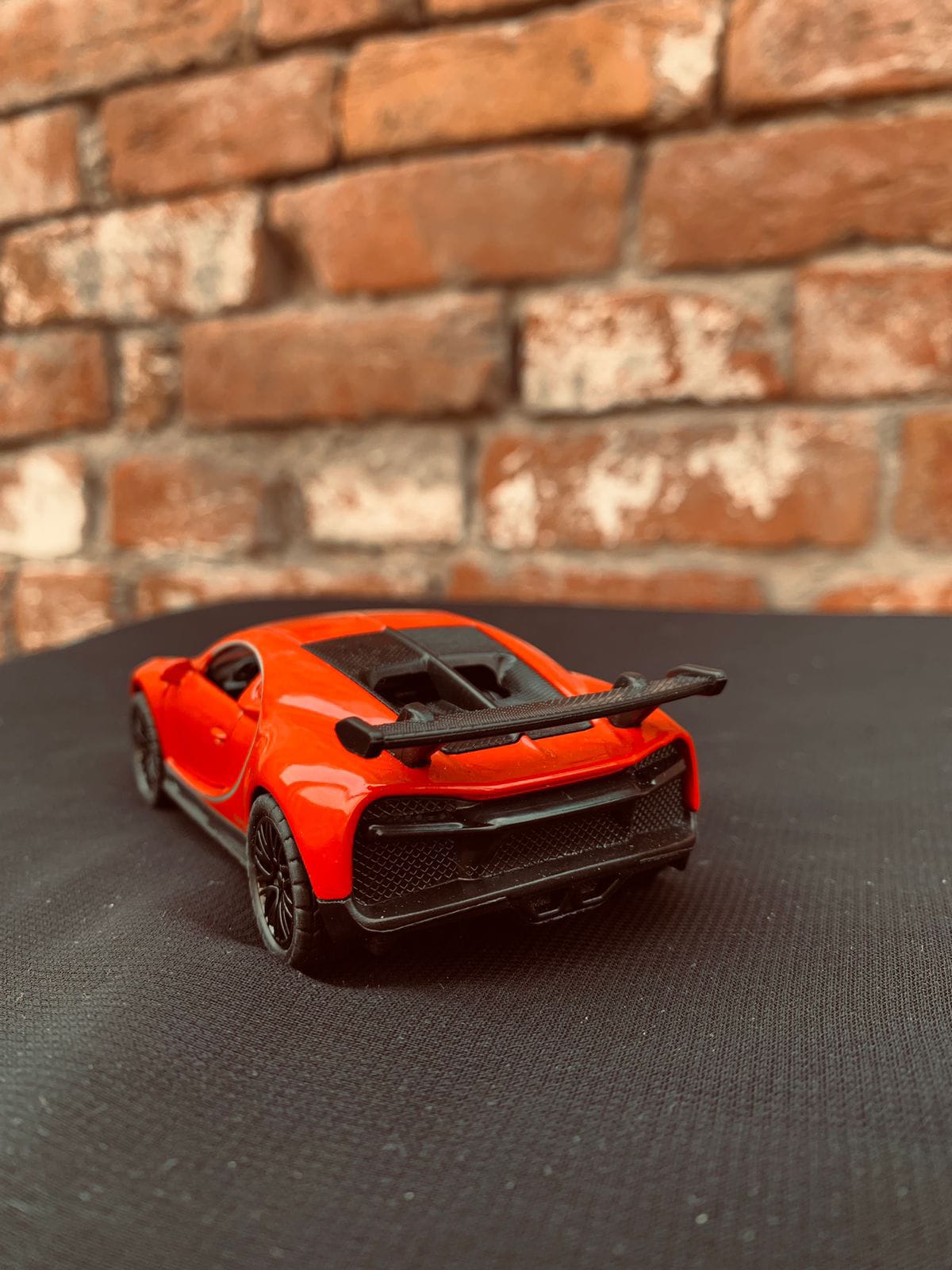 Bugatti Chiron-Diecast Car