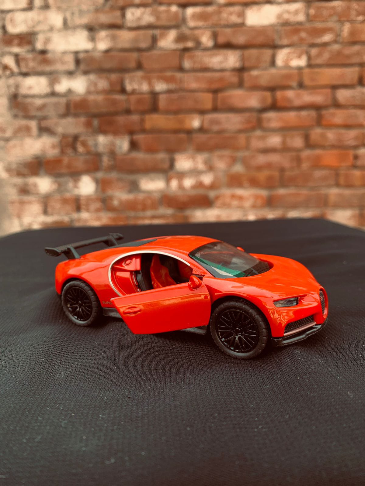 Bugatti Chiron-Diecast Car